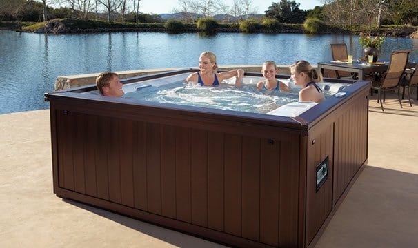 Summertime Tips for Keeping Your Hot Tub the Right Temp