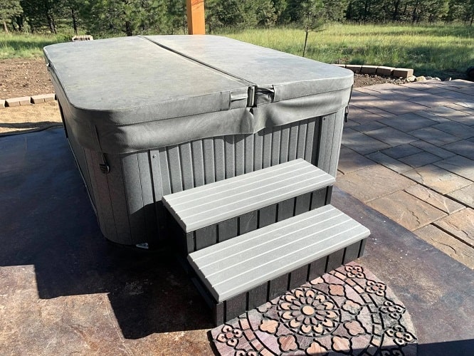 Confer Spa Step with Storage with closed hot tub