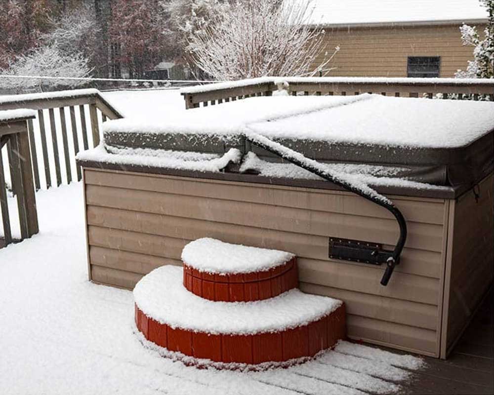 Essential Features for Winter Hot Tub Enjoyment